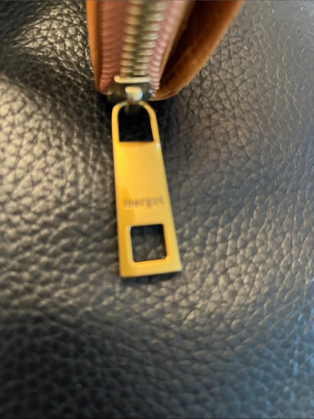 Margot NWOT  Caramel Leather Zip Card Wallet
